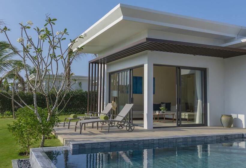 בית מלון כפרי Melia Ho Tram Beach Resort