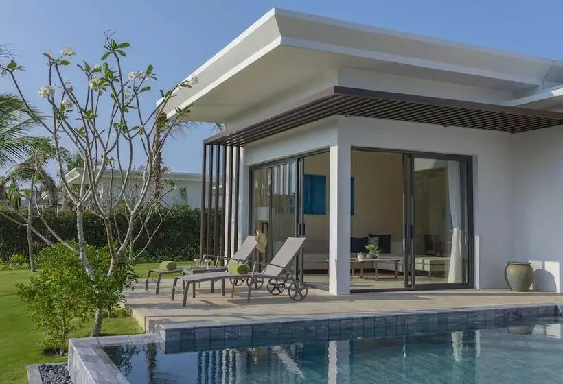 هتل Melia Ho Tram Beach Resort