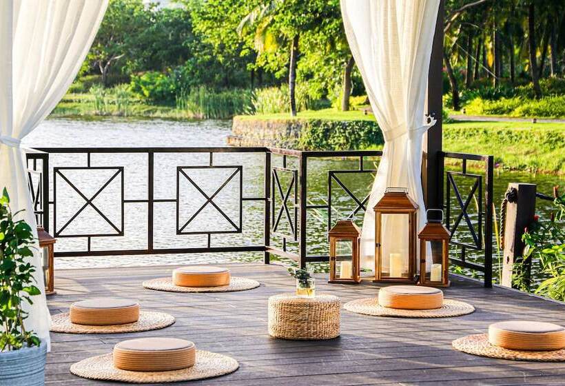 בית מלון כפרי Melia Ho Tram Beach Resort