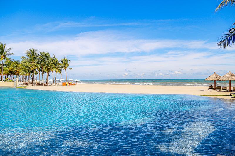 בית מלון כפרי Melia Ho Tram Beach Resort