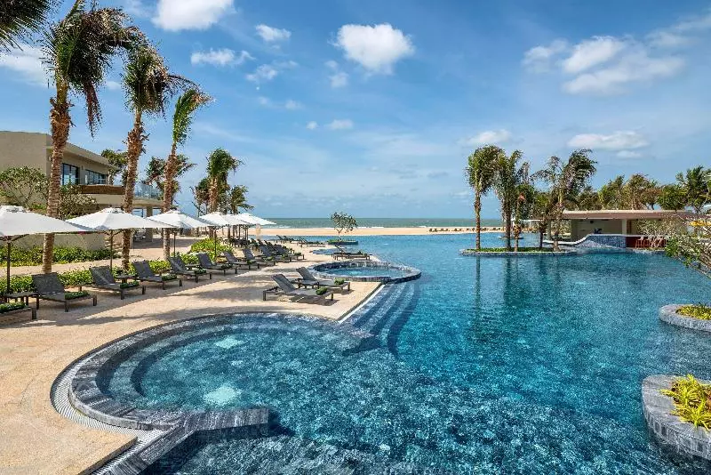 هتل Melia Ho Tram Beach Resort