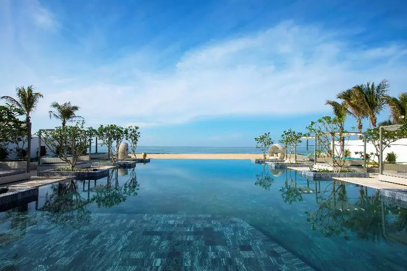 هتل Melia Ho Tram Beach Resort