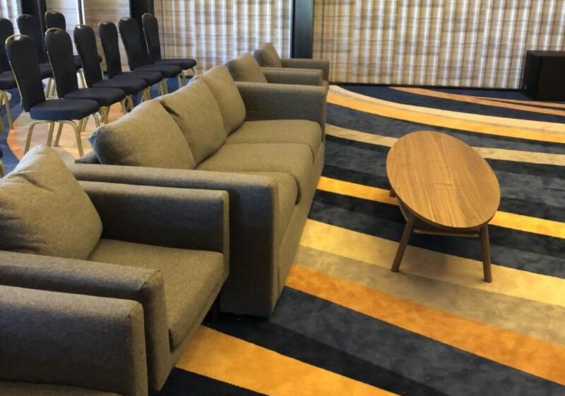 בית מלון כפרי Modena By Fraser Buriram