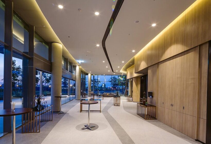 בית מלון כפרי Modena By Fraser Buriram