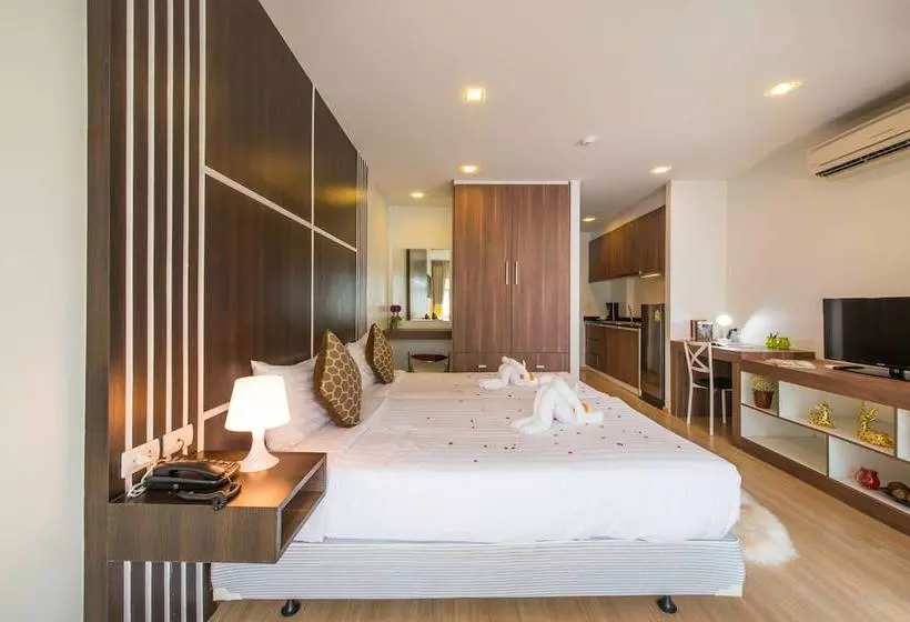 Hotelli Nice Bangtao Beach