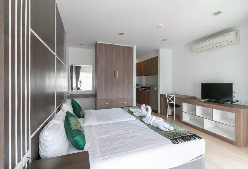 Hotelli Nice Bangtao Beach