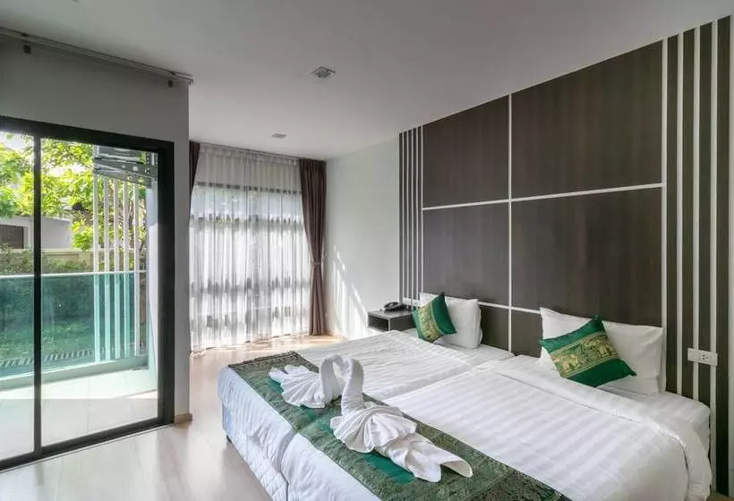 Hotelli Nice Bangtao Beach