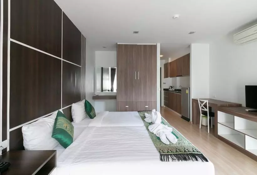 Hotelli Nice Bangtao Beach