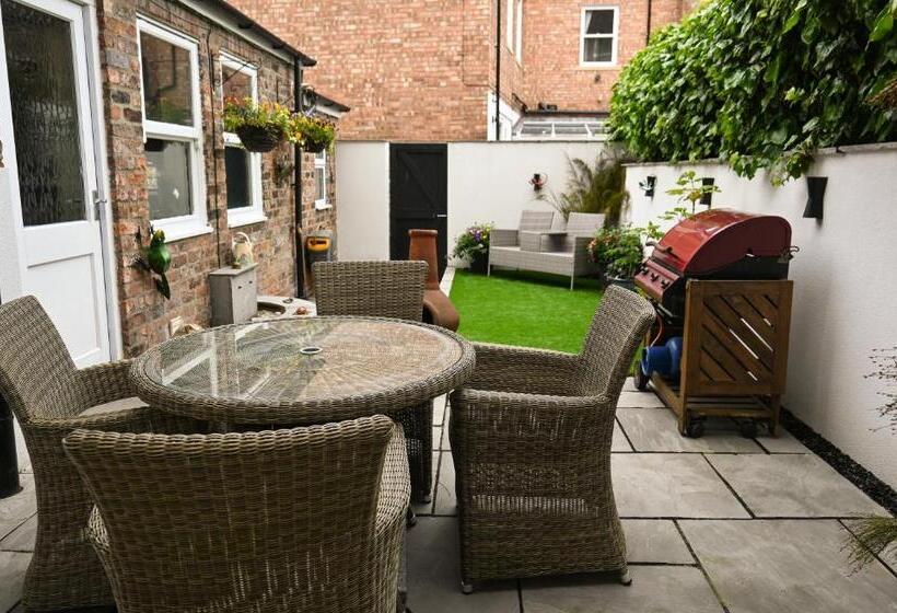 بنسيون Bronte Guest House