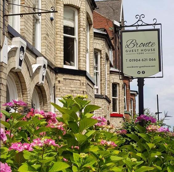 بنسيون Bronte Guest House