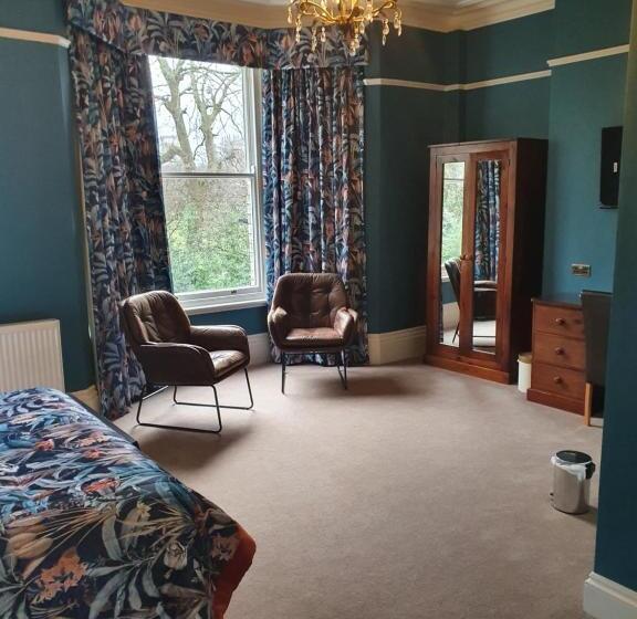 بنسيون Bronte Guest House