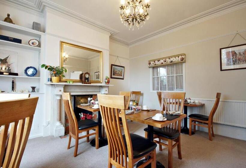 بنسيون Bronte Guest House