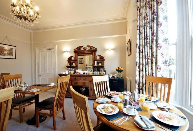 بنسيون Bronte Guest House