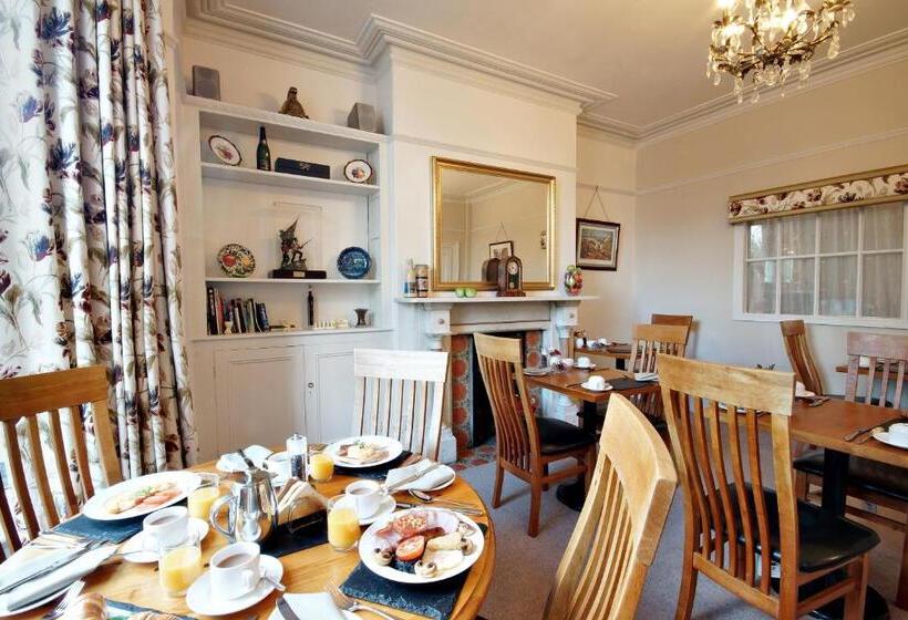 بنسيون Bronte Guest House