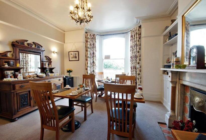 بنسيون Bronte Guest House