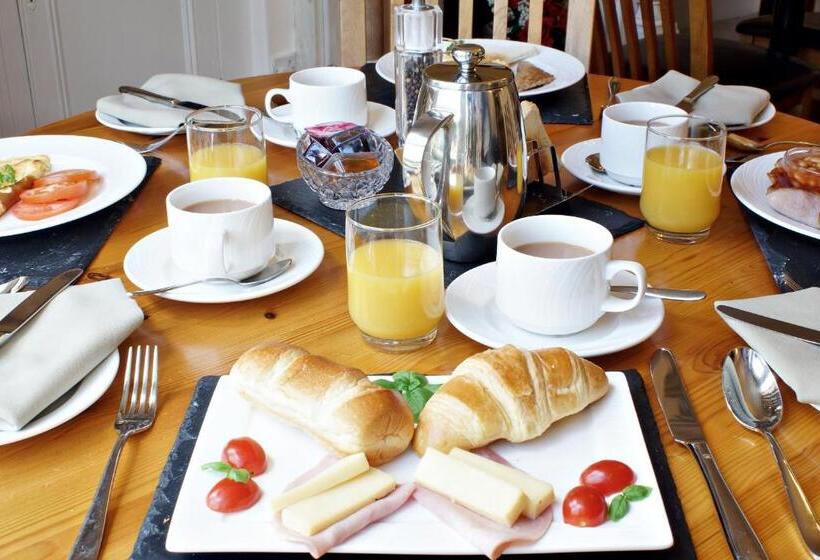 بنسيون Bronte Guest House