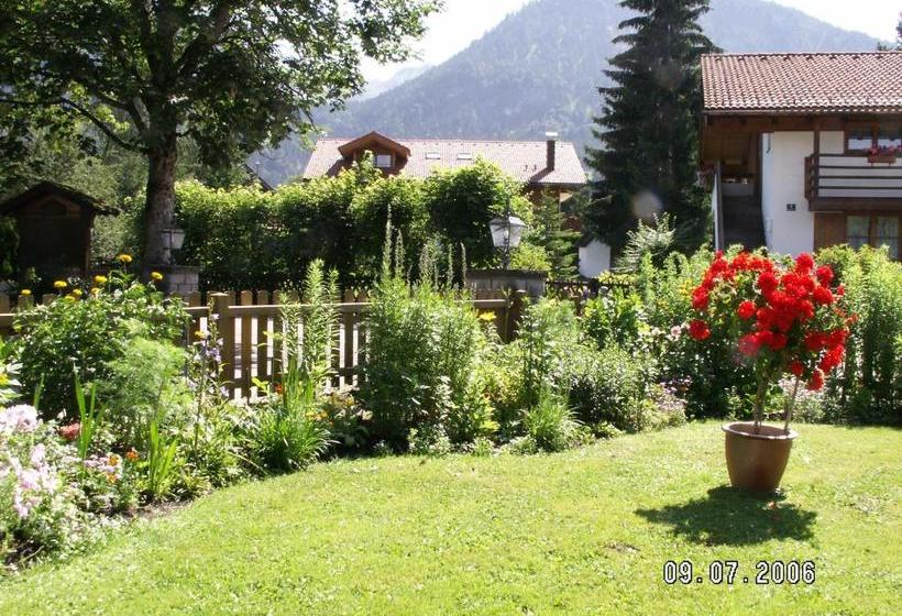 پانسیون Garni Brigitte