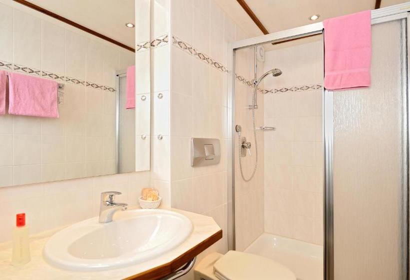 پانسیون Garni Brigitte