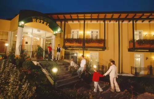 Majatalo Gasthof Hotel Zum Weinberg