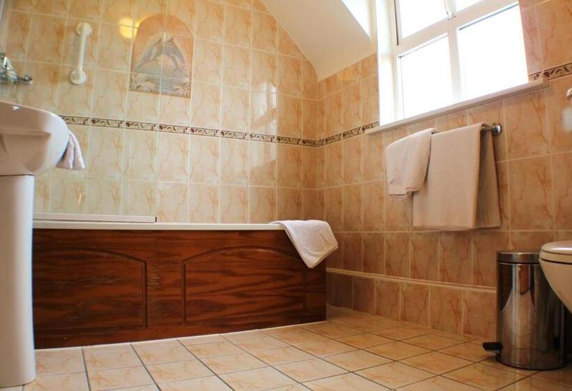 بنسيون Keanes Of Curraheen, Bar, Restaurant & Accommodation