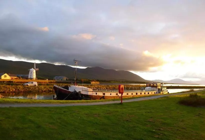 پانسیون Keanes Of Curraheen, Bar, Restaurant & Accommodation