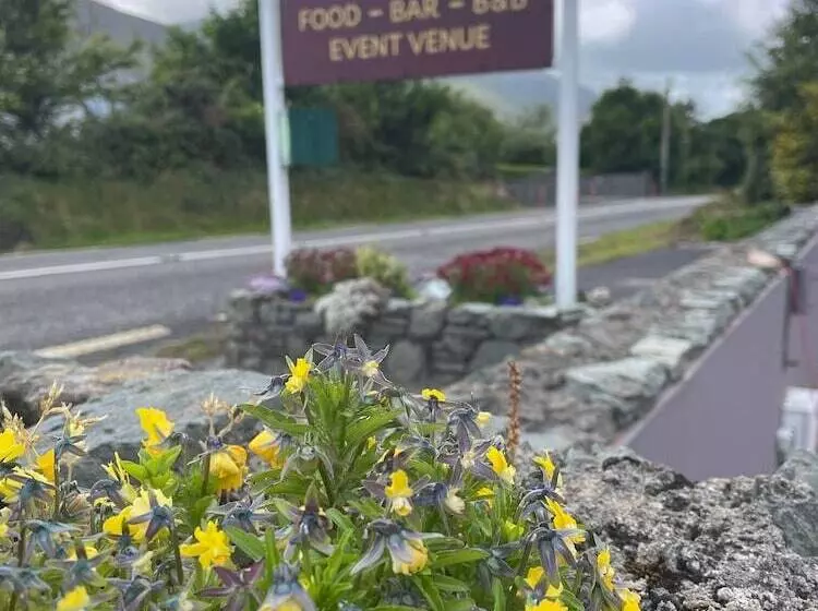 پانسیون Keanes Of Curraheen, Bar, Restaurant & Accommodation