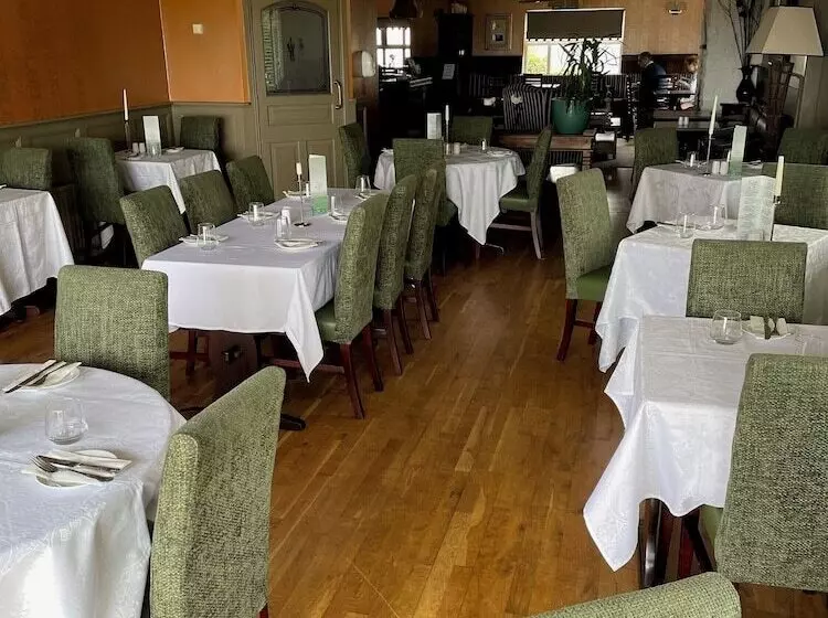پانسیون Keanes Of Curraheen, Bar, Restaurant & Accommodation