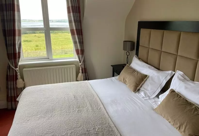 پانسیون Keanes Of Curraheen, Bar, Restaurant & Accommodation