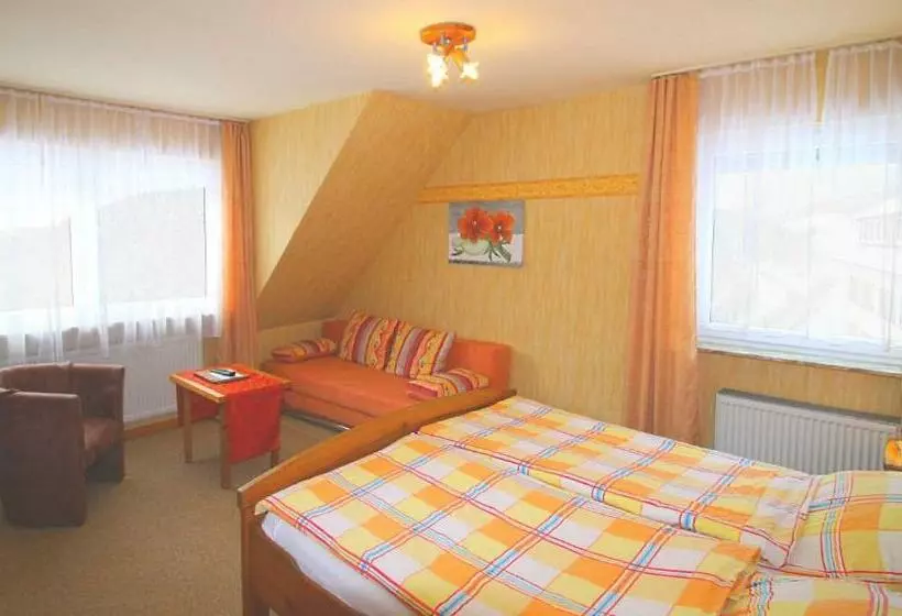 Majatalo Landhaus Zum Sorpetal