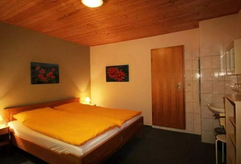 Majatalo Landhaus Zum Sorpetal