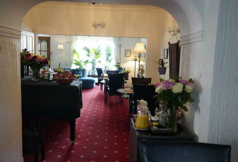 ペンション Marlborough Guest House B & B