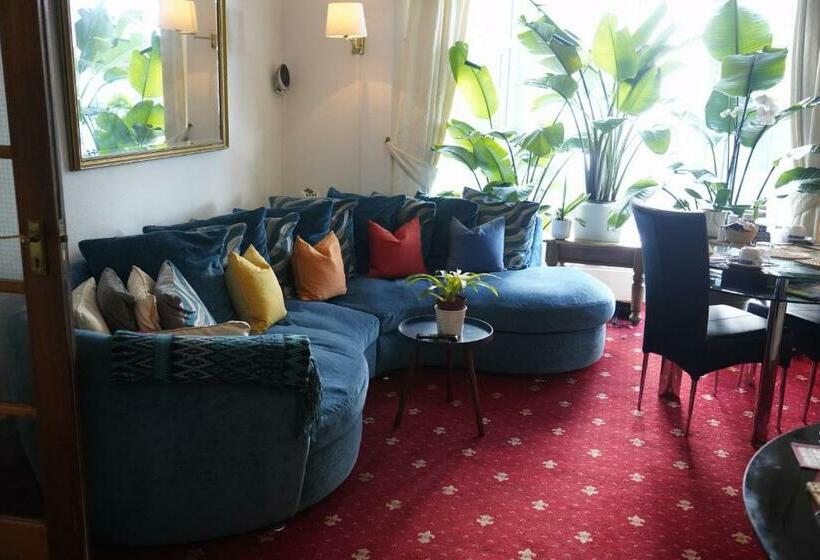 ペンション Marlborough Guest House B & B