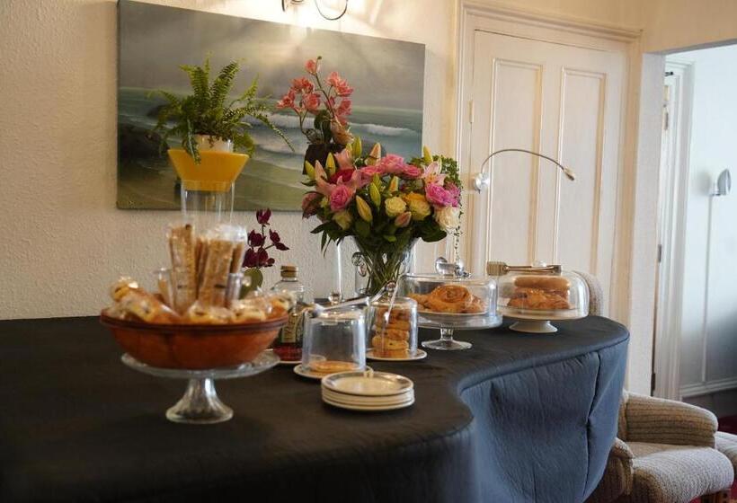 ペンション Marlborough Guest House B & B