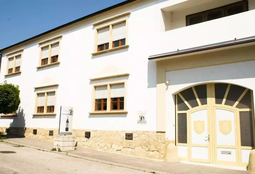 پانسیون Weingut Franz Schindler