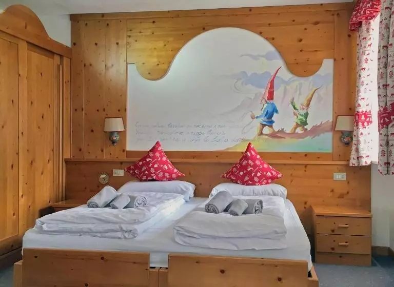 Retkeilymaja Rifugio Monti Pallidi