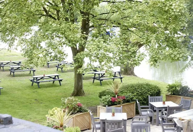 ユースホステル Rose Revived By Chef & Brewer Collection