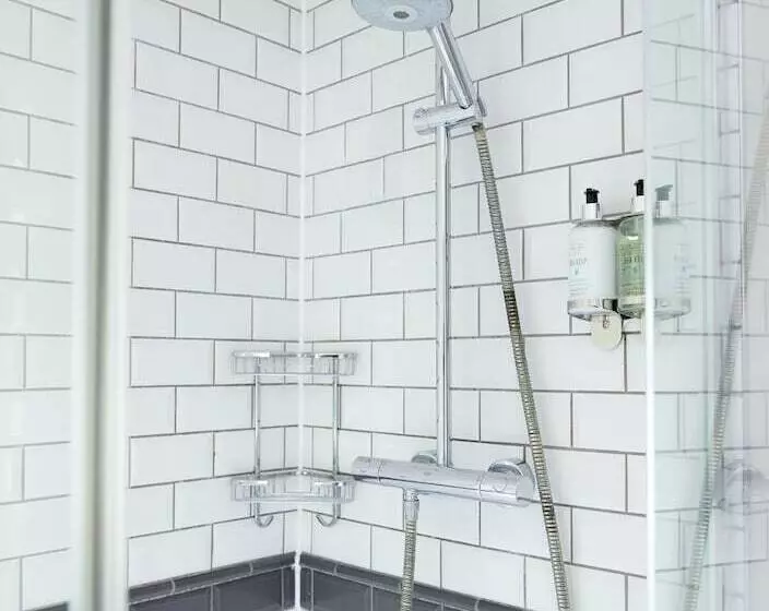 ユースホステル Rose Revived By Chef & Brewer Collection