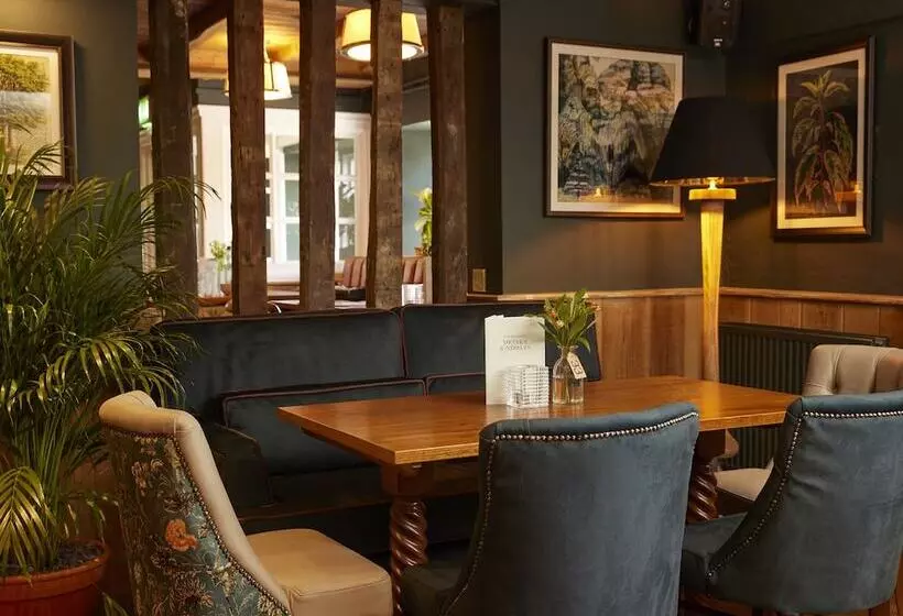 ユースホステル Rose Revived By Chef & Brewer Collection