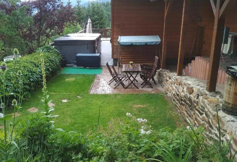 Happy House Apartments