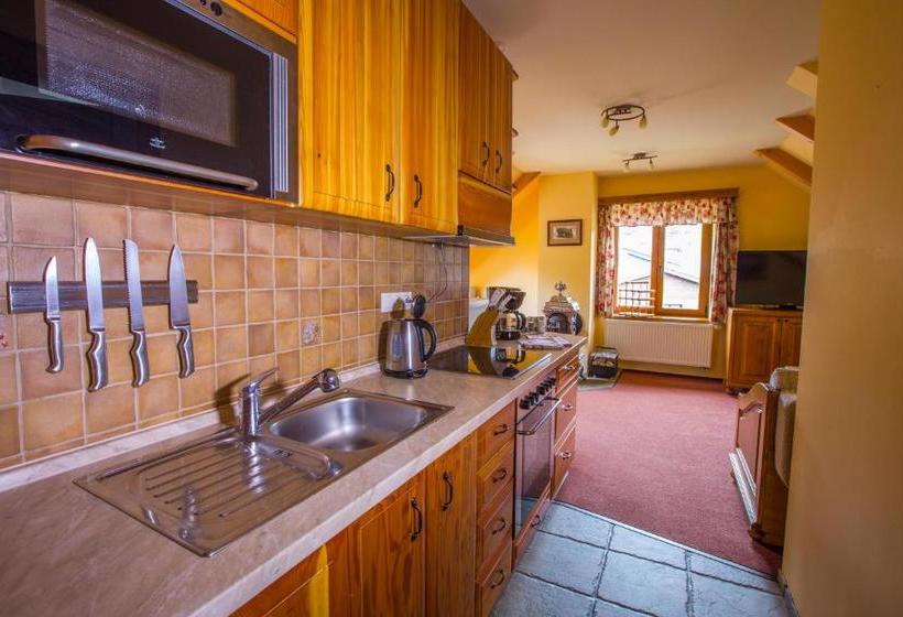 Happy House Apartments