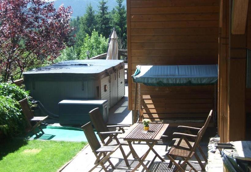 Happy House Apartments