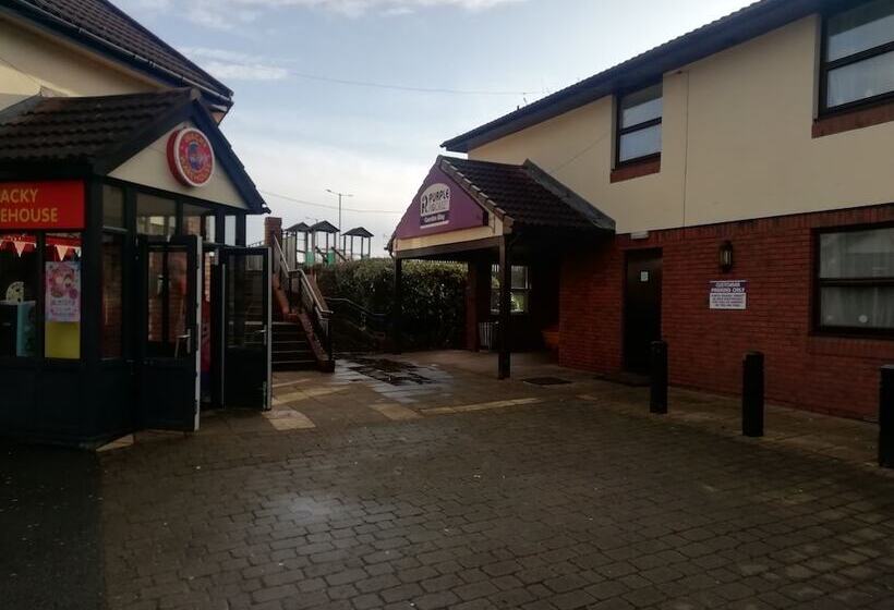 ホテル Purple Roomz Preston South