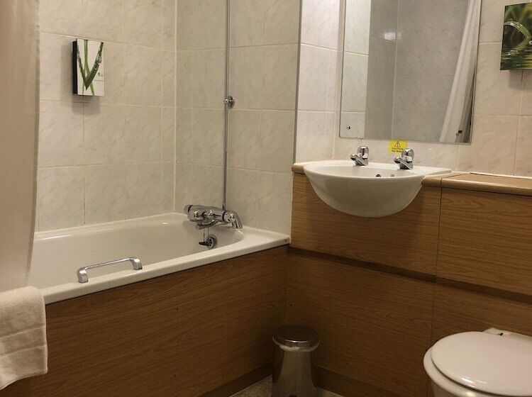 ホテル Purple Roomz Preston South