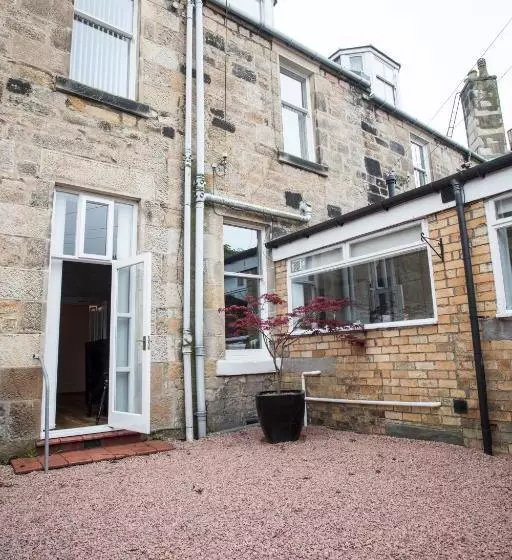 پانسیون 26 The Crescent - Guest House