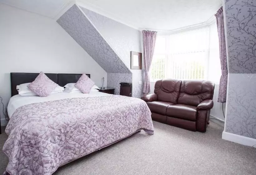 پانسیون 26 The Crescent - Guest House