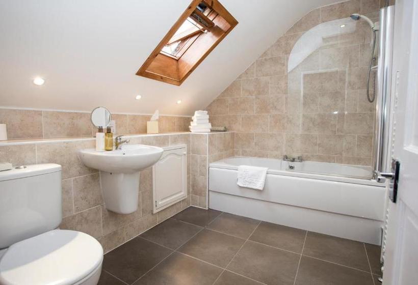 Пансион 26 The Crescent - Guest House