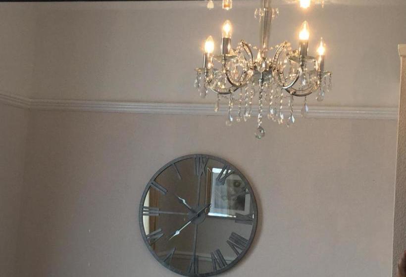 פנסיון Clare House