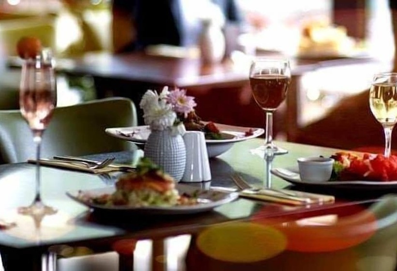 پانسیون The Fullarton Park