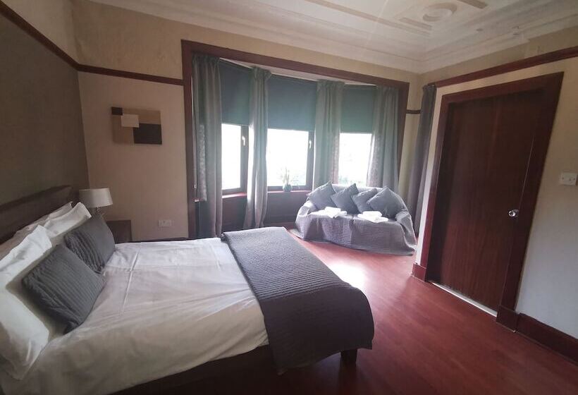 پانسیون The Fullarton Park