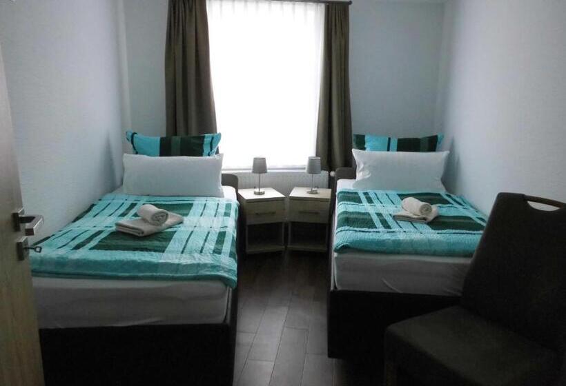 פנסיון Garni Alter Fritz